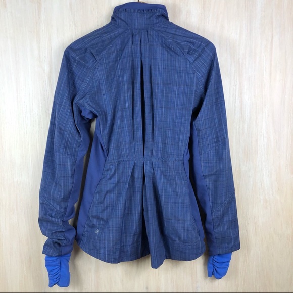 (SOLD) Lululemon Ahead of the Curve Jacket Size 6 - Picture 7 of 13